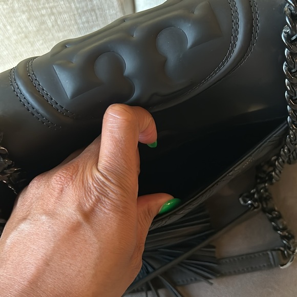 Tory Burch FLEMING MATTE CONVERTIBLE SHOULDER BAG - Picture 5 of 6